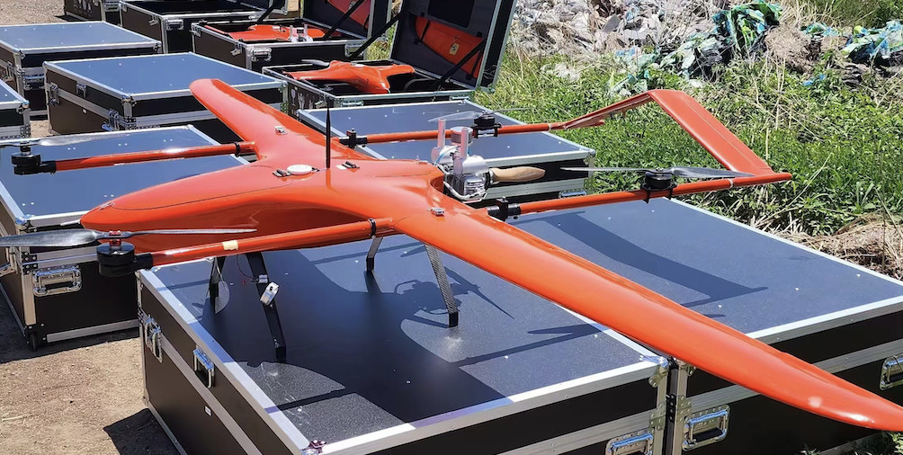 Drone táctico de 5 metros de envergadura Nuevo VTOL de gasolina de 18 horas de resistencia, alcance de 350 km para encuestas, vigilancia y patrulla fronteriza