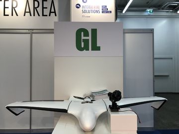 Trazando examinar y a Wing Drone Easy fijado drenaje al control automáticamente para calcular altitud y las rutas del vuelo